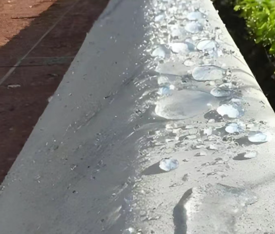 镜铁区硅烷浸渍涂料在混凝土保护中的应用