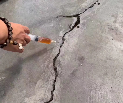 镜铁区混凝土裂缝修补技术详解​